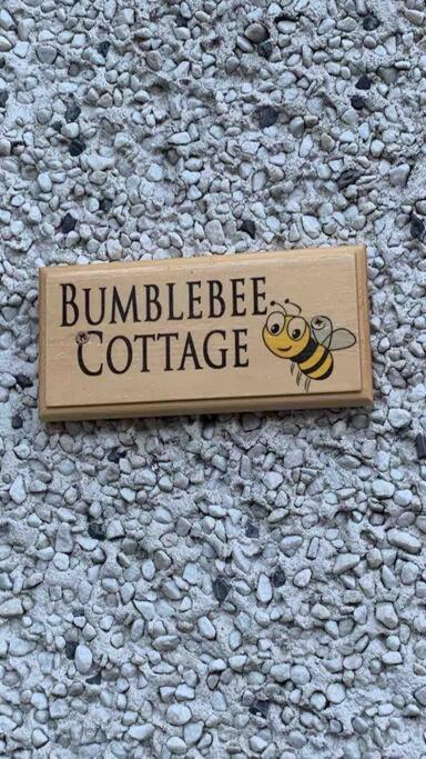 Bumblebee Cottage Донегол Экстерьер фото